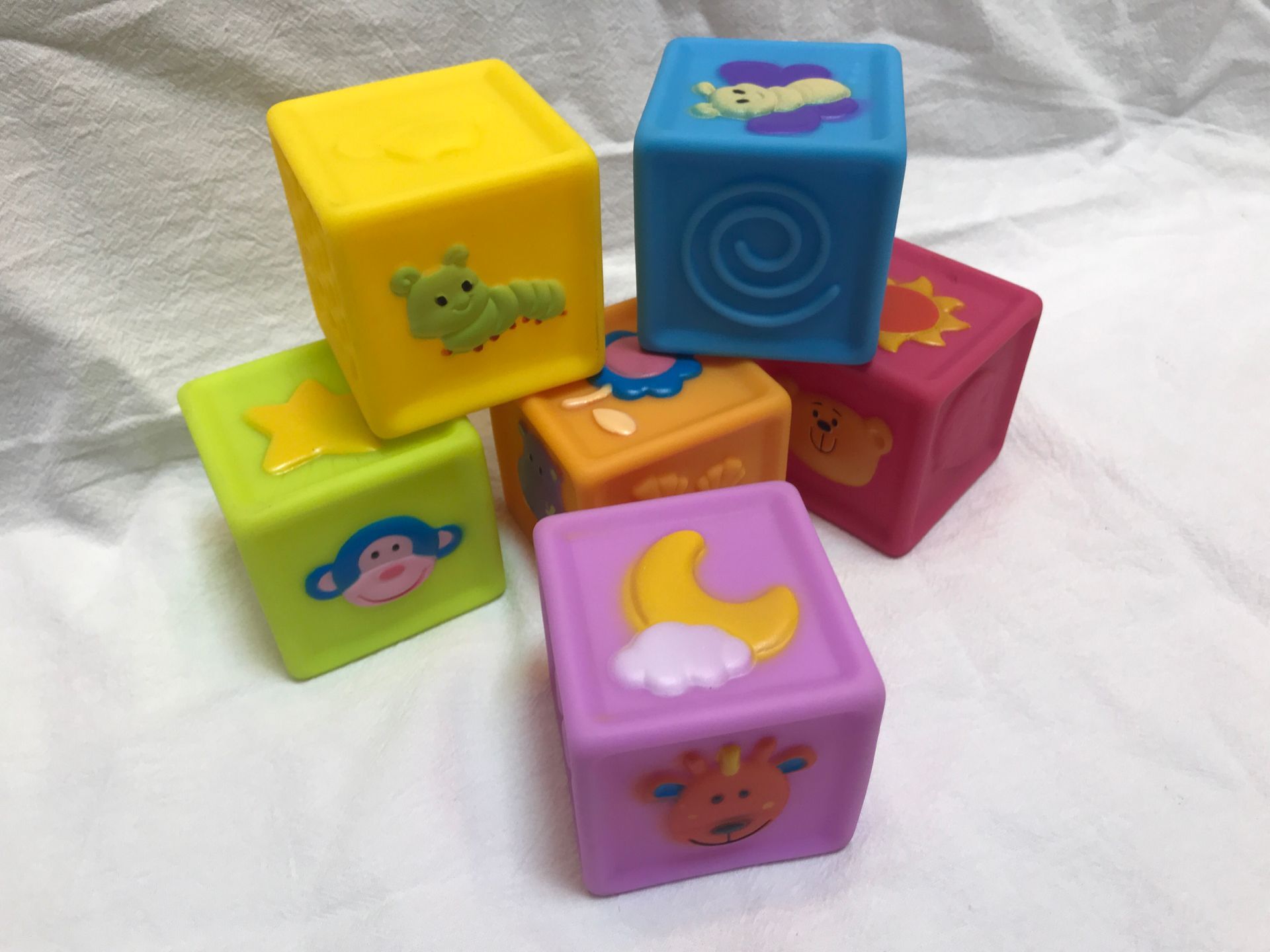 软胶积木玩具婴0-3岁益积木认知浮雕软积木diy动手动脑带bb器