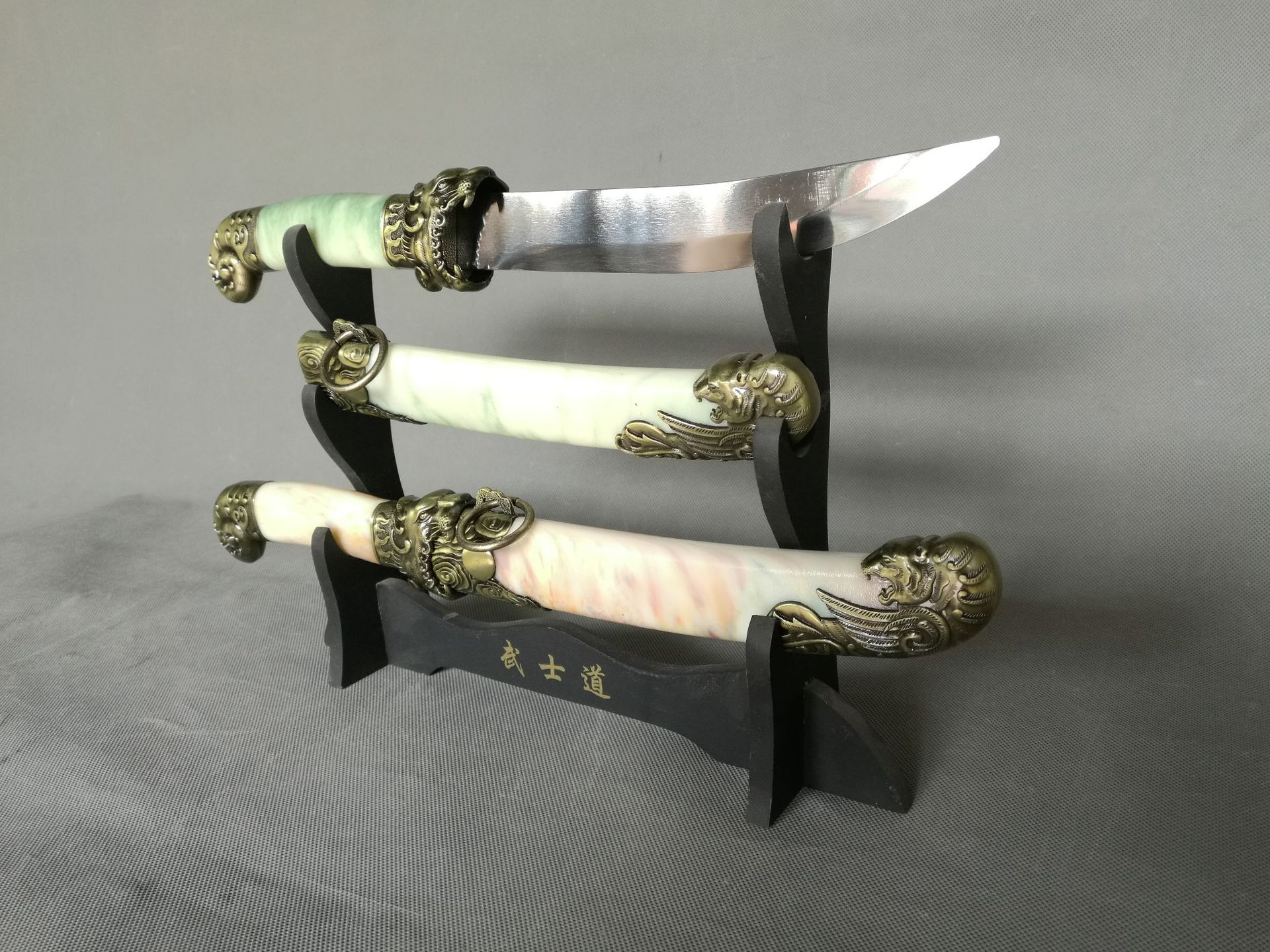 仿玉色虎头清刀4078