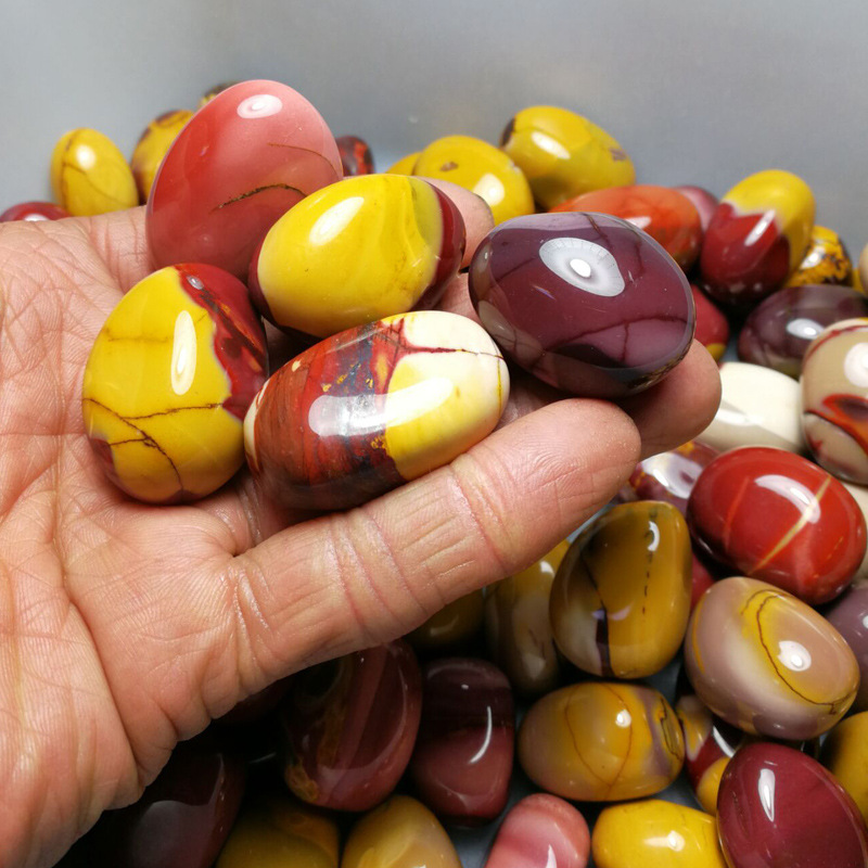 公斤价约2~3cm天然蛋黄石碎石批发 旦黄石佛教风水碎石