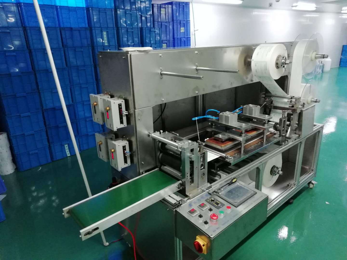 全自动无纺布无菌敷料贴包装机械四面封口包装机器