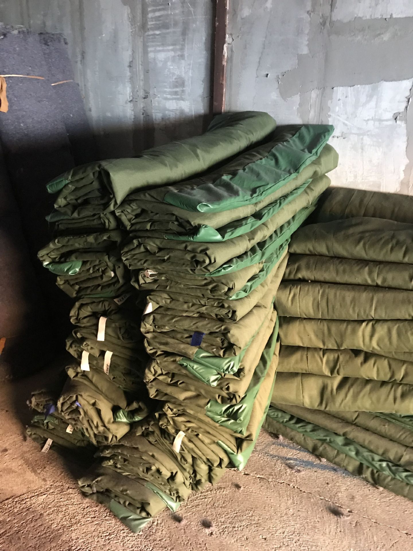 新疆棉门帘批发防水阻燃门帘乌鲁木齐加厚毛毡保温毛毡工程保温被