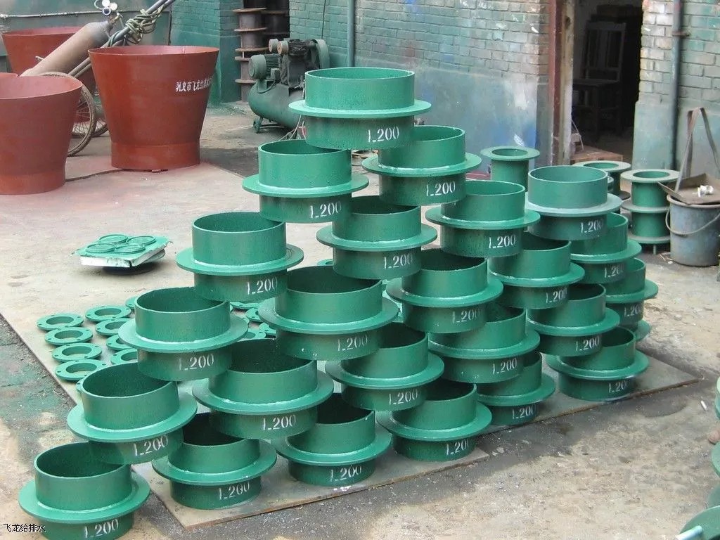 土建预埋钢筋笼保护管道的柔性防水套管 【大口径现货】