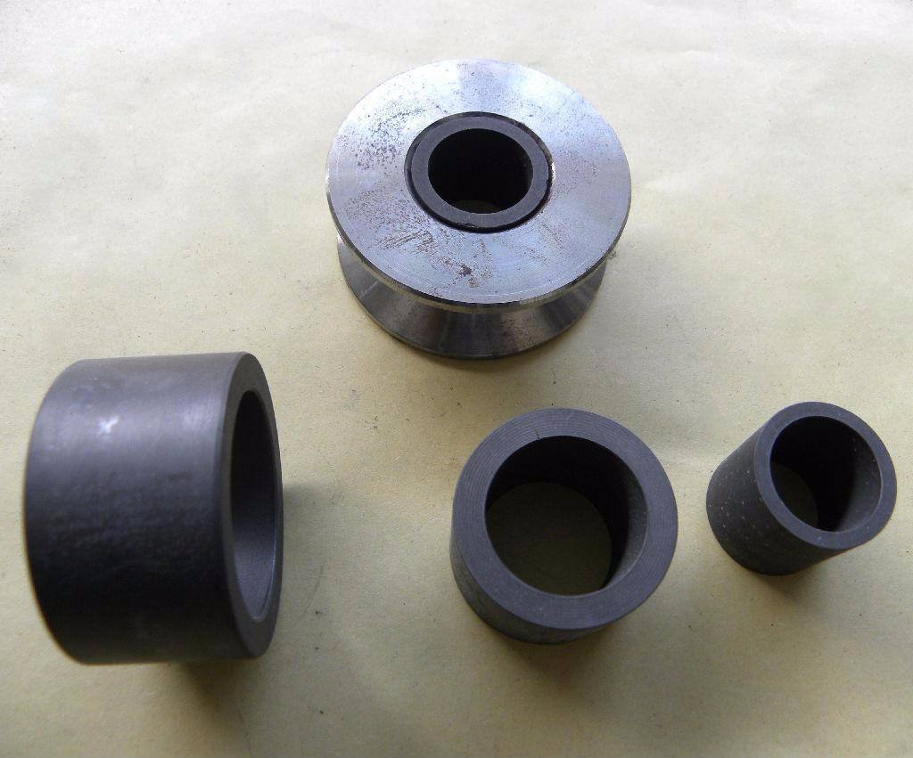 石墨电极 碳素制品坩埚 高功率电极板 厂家直营进出口