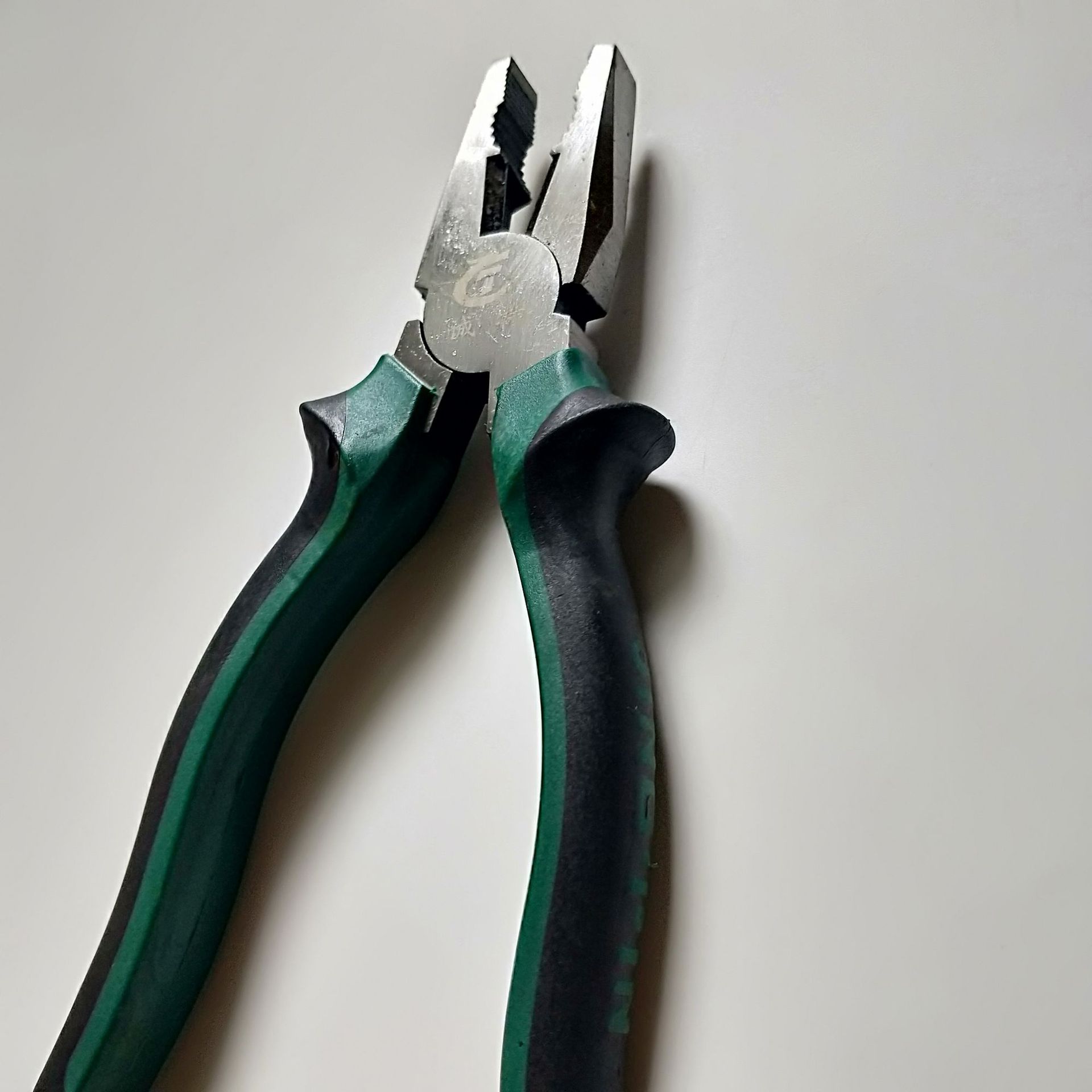 厂家批发五金工具 8寸省力钢丝钳 诚特老虎钳子