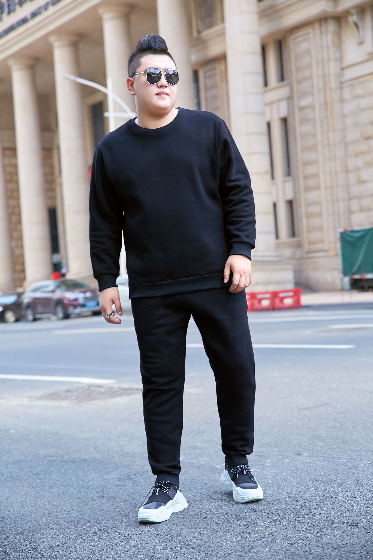 大码圆领卫衣套装春秋加肥加大胖男休闲运动潮胖宽松纯色大码套装