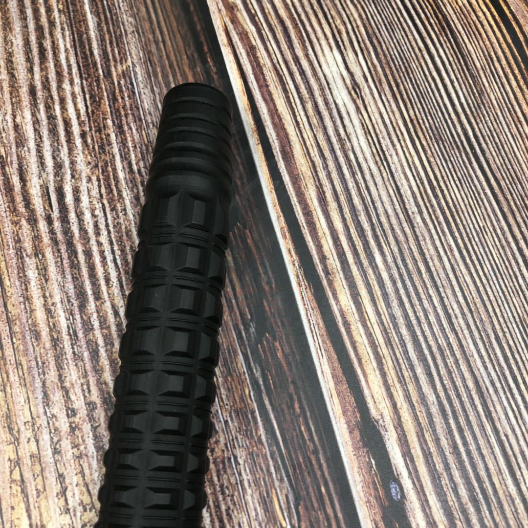 批发供应 新款橡26寸甩棍胶手柄平头甩棍伸缩甩鞭铁棍车载安防