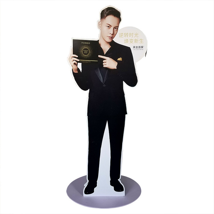 雪弗板人形立牌商场广告异形人像立牌支架高清写真厂家直销