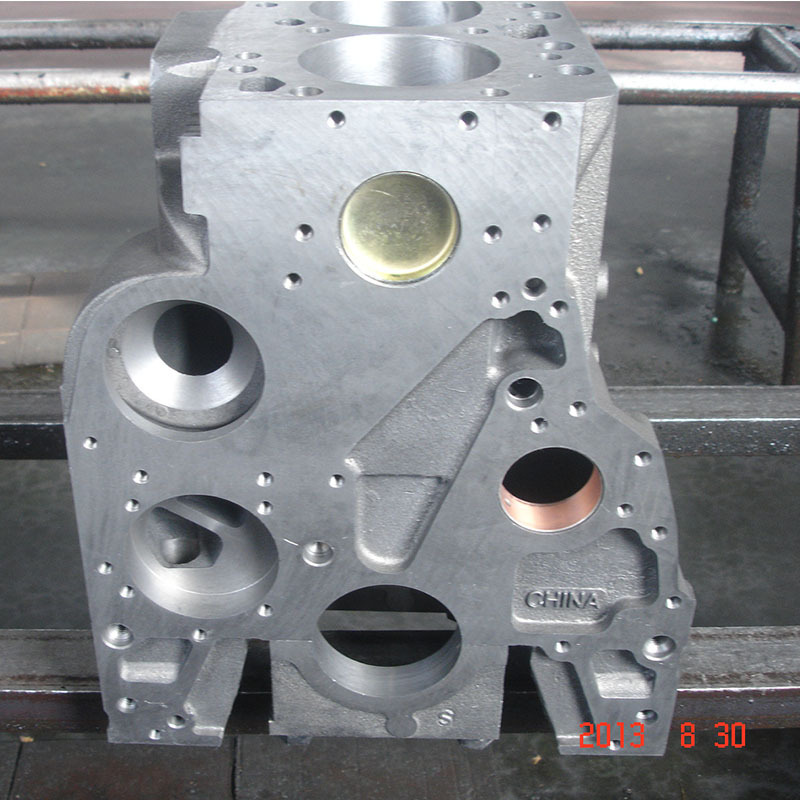 挖掘机配缸体 适用pc4d102缸体 挖机配件4d102缸体