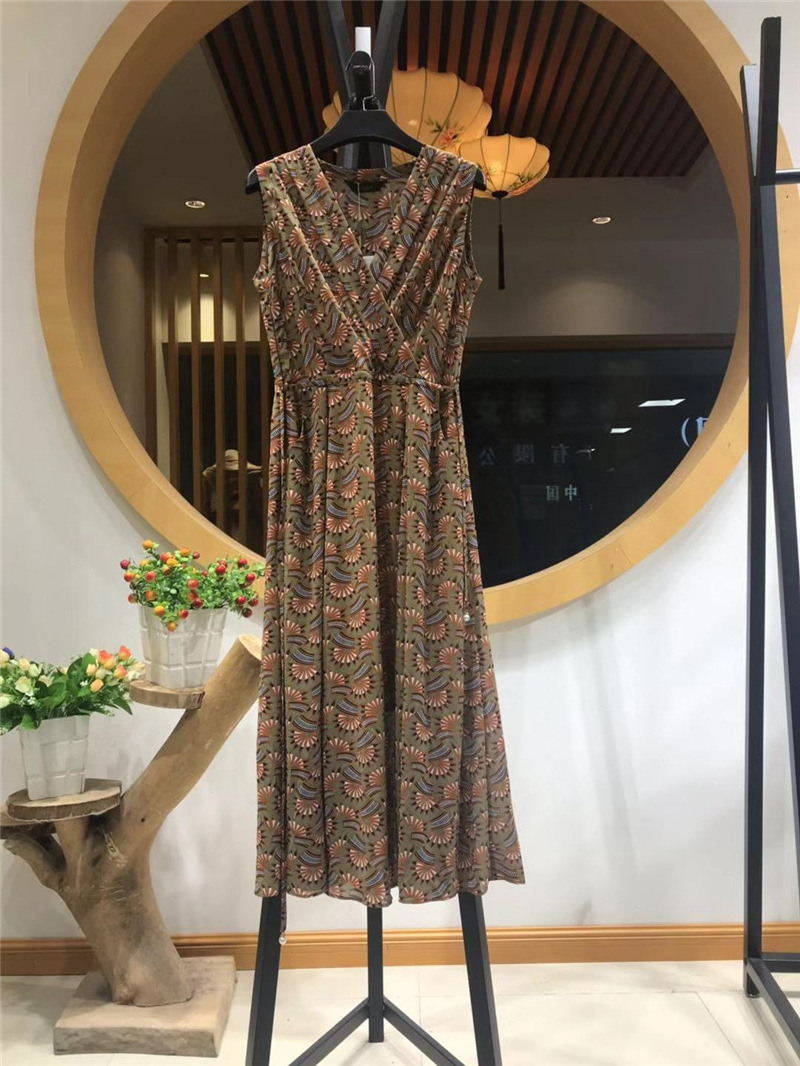 歌瑞莎夏 2020夏季女装时尚v领系带气质唐朱迪雪纺印花连衣裙尾货