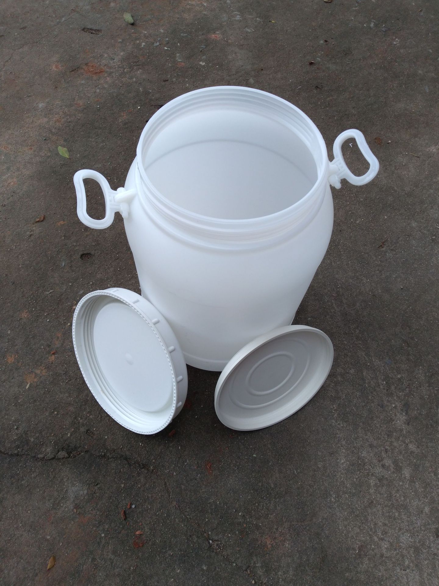 厂家全新pe料35l化工桶 带盖35升酵素桶 厂家耐酸碱35kg塑料圆桶