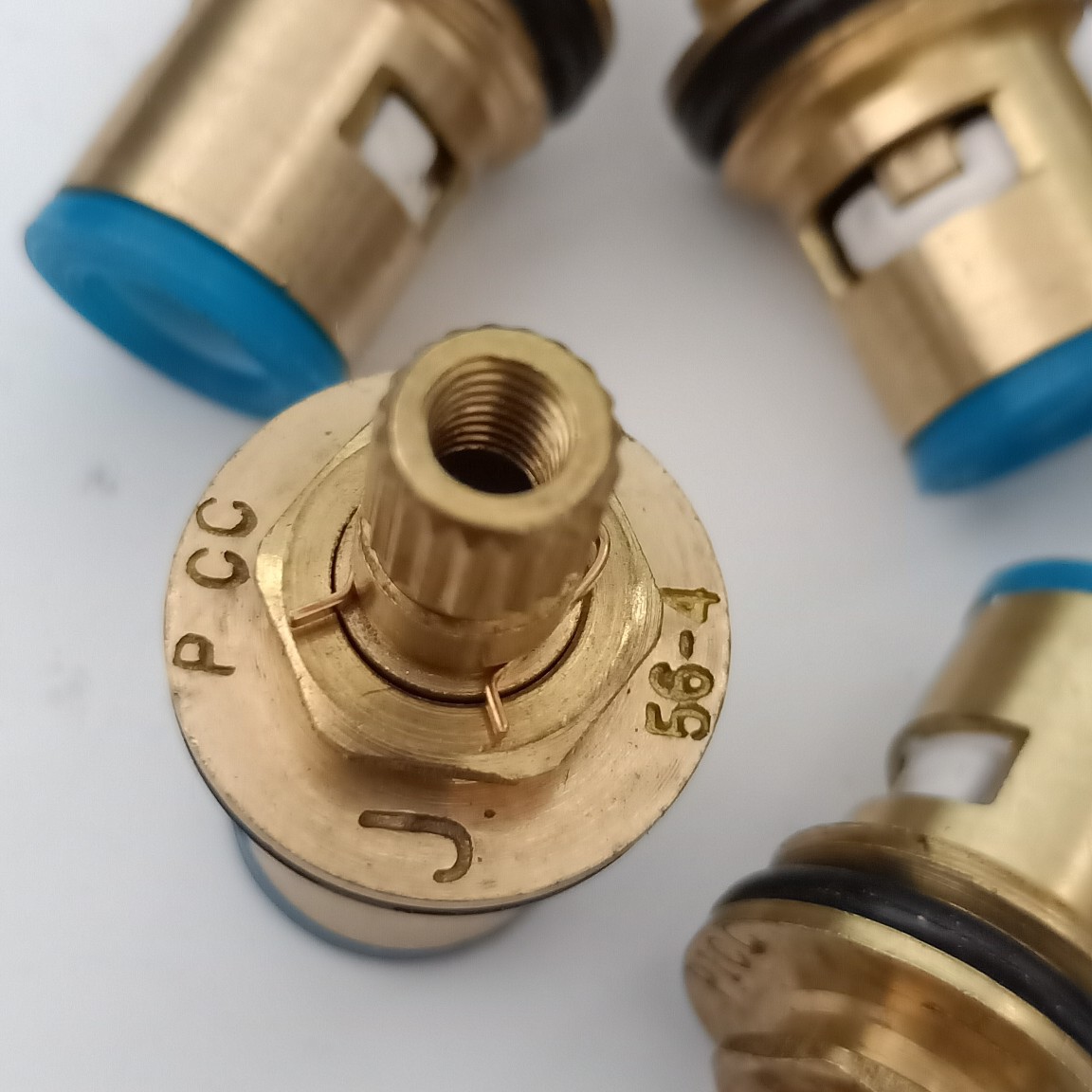 陶瓷片阀芯4分快开单冷水龙头三角阀铜磁芯 福建粗花 20mm