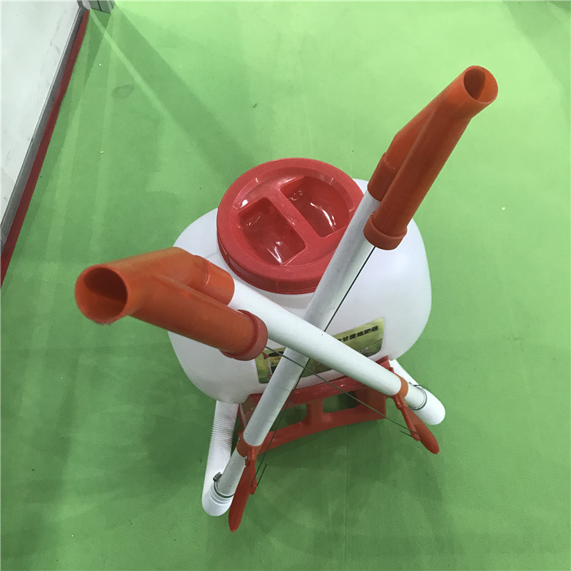 手动施肥器 旱田玉米撒肥器双拢沟背负式施肥器 根部施肥机溜肥器