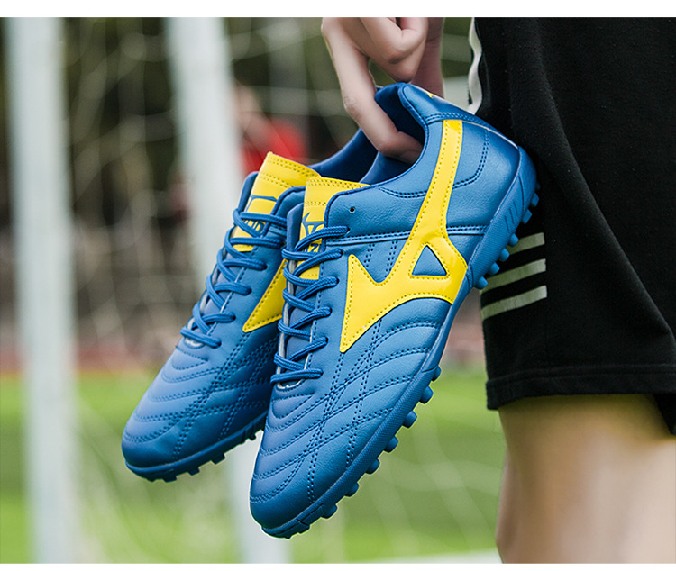 特价足球鞋tf平底碎钉水泥地室内训练鞋人造草地学生运动足球鞋