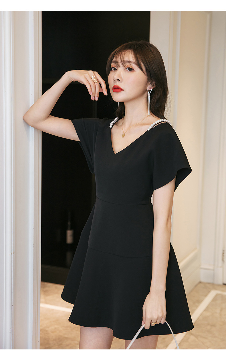 2020春季新品珍珠吊带连衣裙性感v领小盖袖黑色小礼服裙 一件代发
