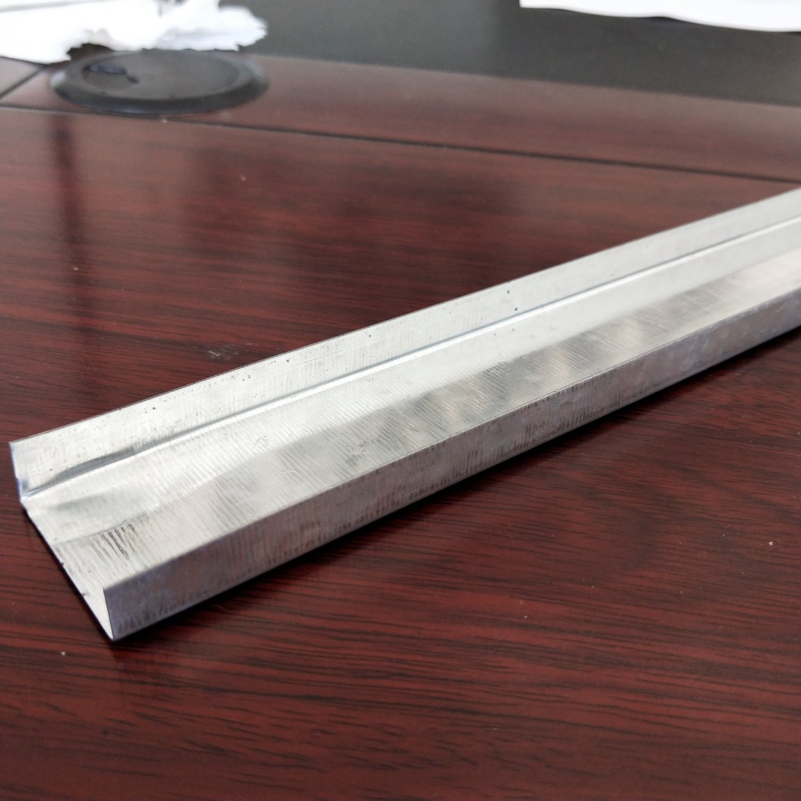 河北龙骨厂家直销轻钢龙骨 卡式龙骨 u型吊顶隔墙龙骨