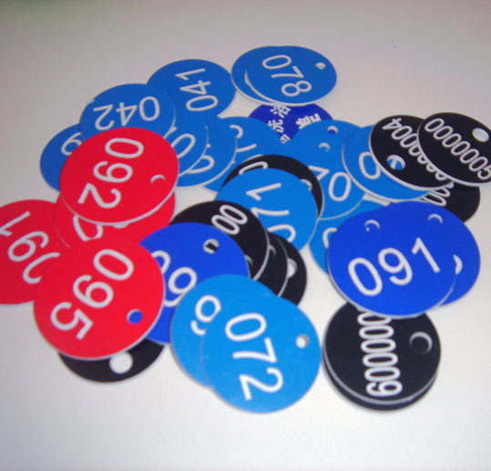 文华定做双色板雕刻数码牌 警示提醒标牌 彩色加硬不锈钢铭牌批发