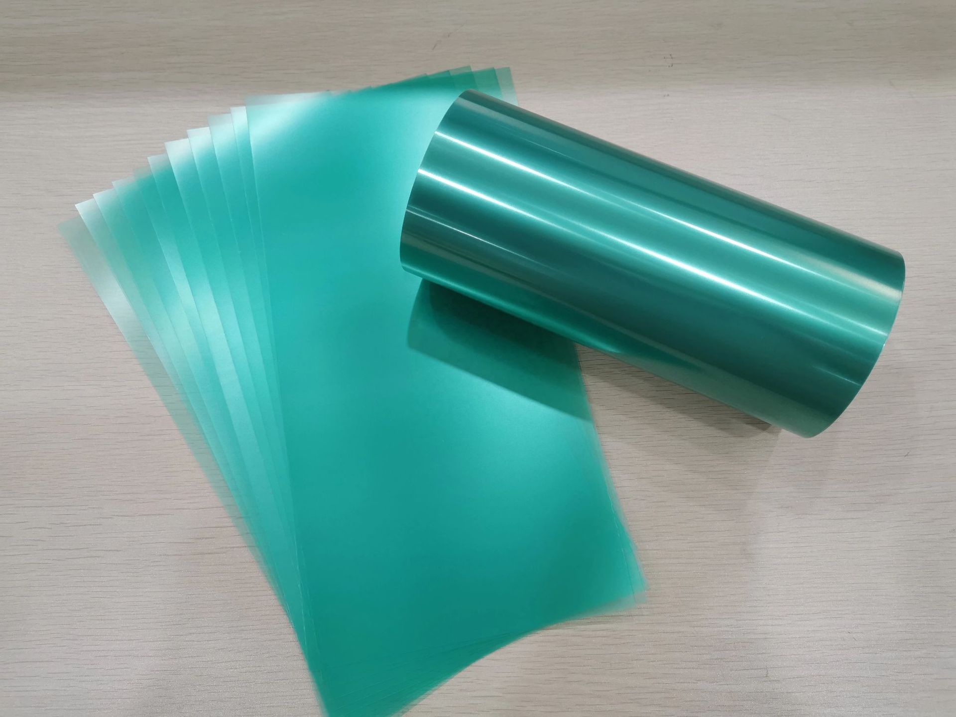 批发透明光膜pet薄膜 聚酯适用pvc油墨面贴 按健膜多用印刷膜含税