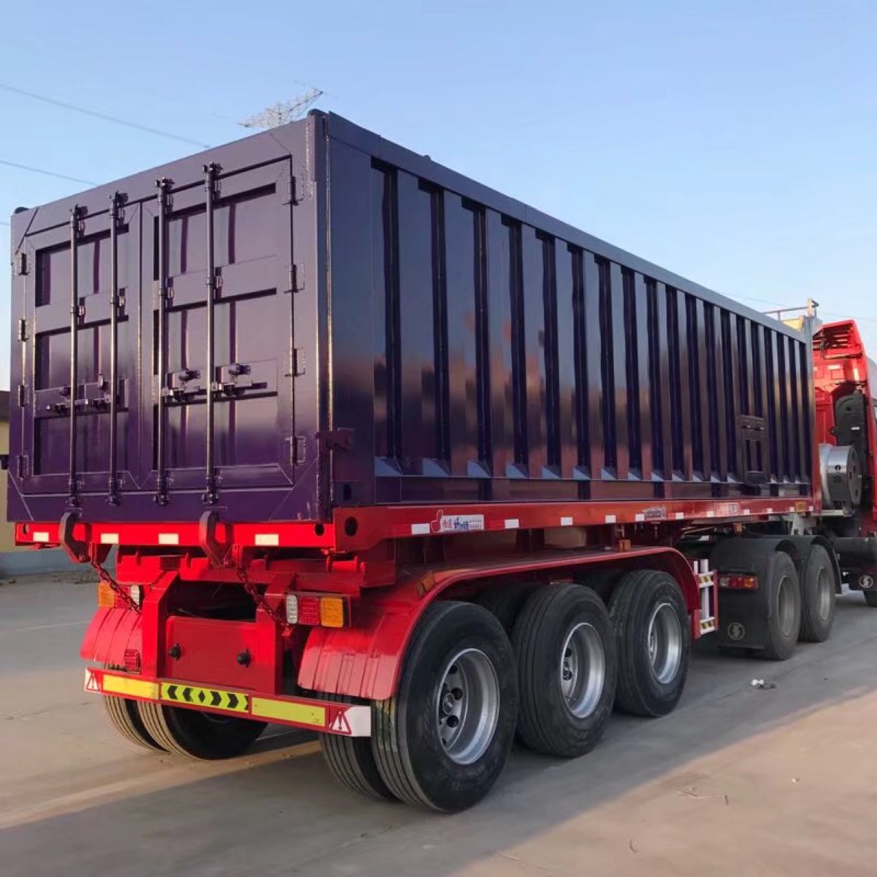 平板半挂车 轻型后翻自卸车 骨架式半挂车 整体侧翻自卸车 现车