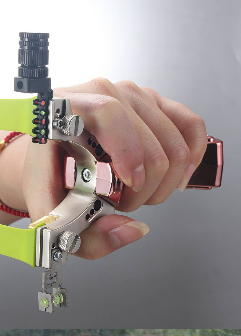 新款神鹰三代弹弓锌合金快压夹片扁皮弹弓灯瞄弹弓厂家批发