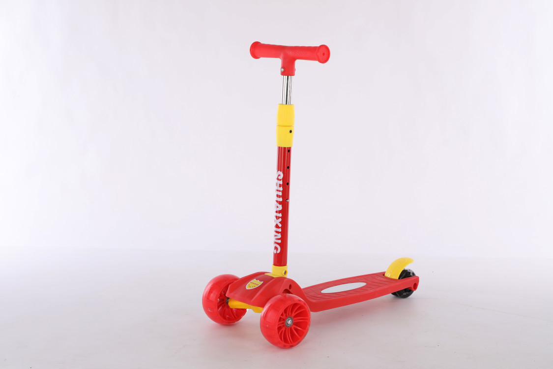 厂家直销儿童滑板车闪光折叠米高车特价儿童滑行三轮车