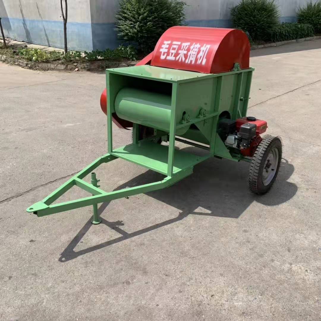毛豆是人们喜爱的素食品之一,到了毛豆收获季节,每家每户都要食用 2.