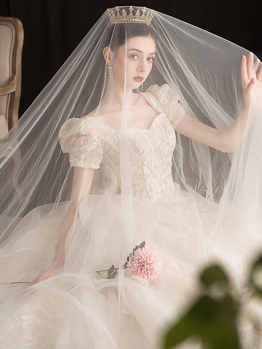 复古婚纱2022新款新娘保守拖尾宫廷赫本重工梦幻简约齐地显瘦