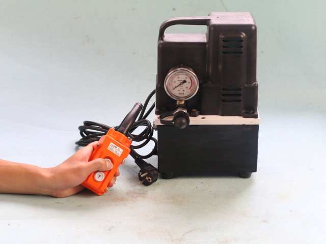 qq700便携式超小型液压泵电动油压泵超高压电动泵油压泵浦