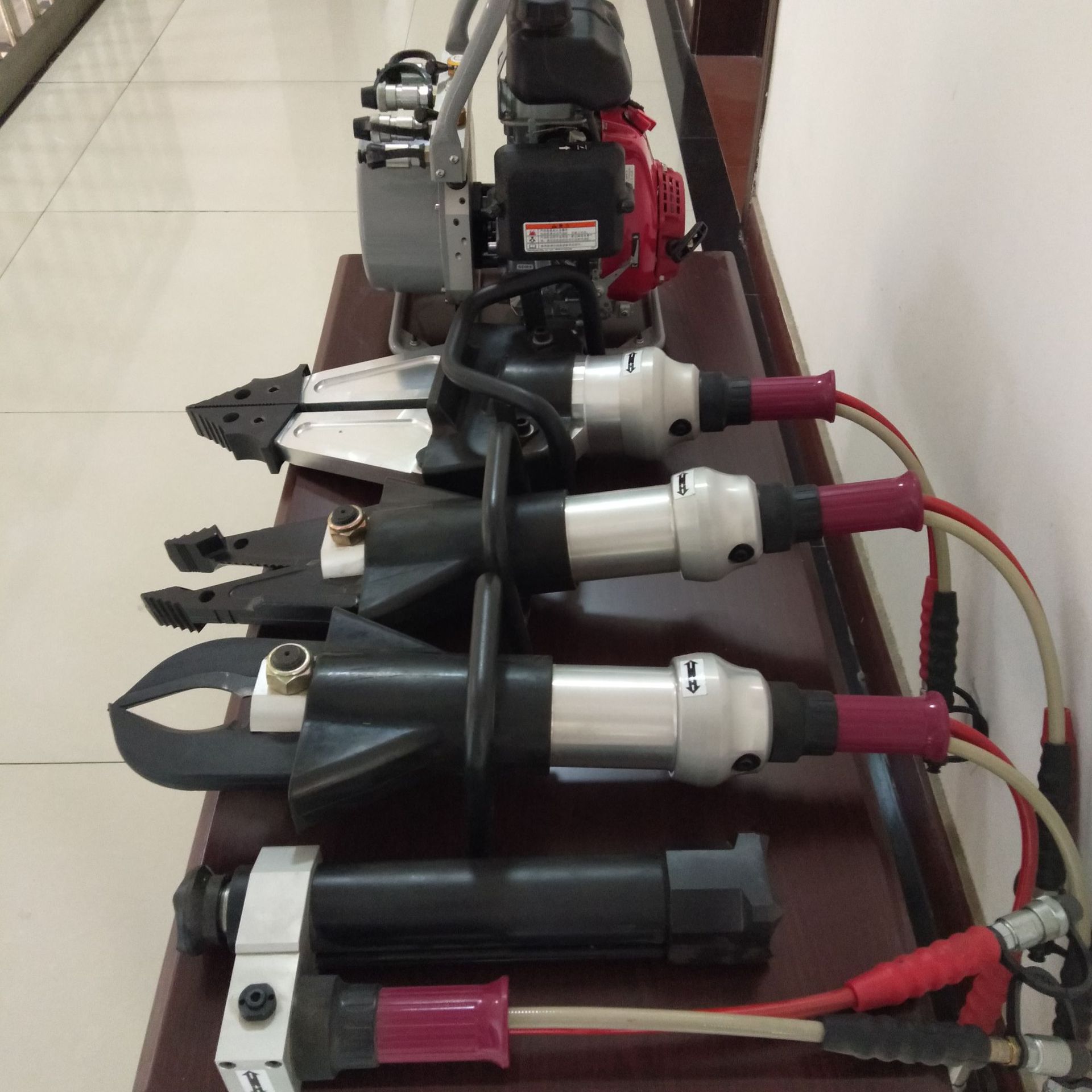 液压破拆工具组 液压扩张器 液压剪扩器 液压剪切器 液压撑顶器
