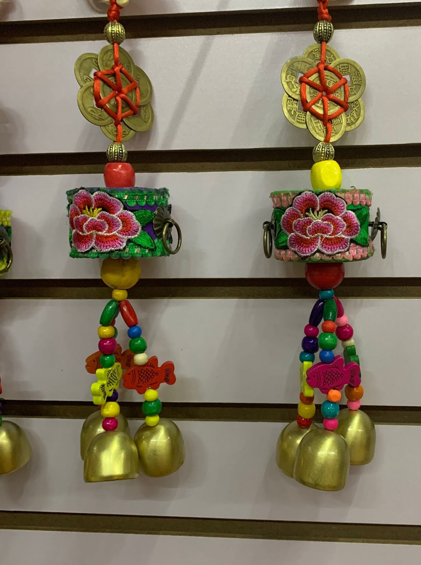 云南民族旅游手工艺品景区纪念品东巴系列 中国结铜钱小鼓三铃