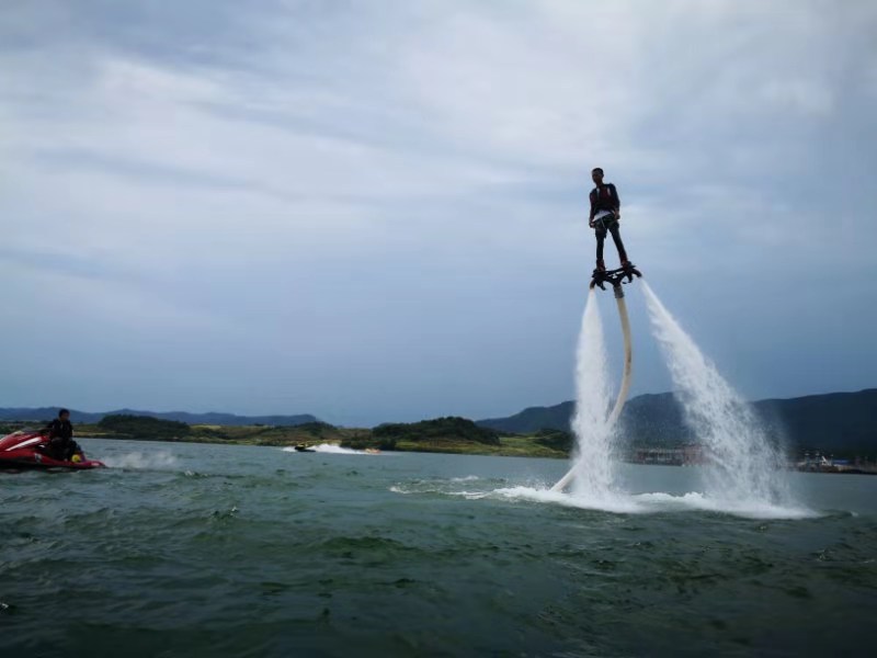工厂法版碳纤维飞行器喷水飞行器水上飞人海上飞龙摩托艇飞人