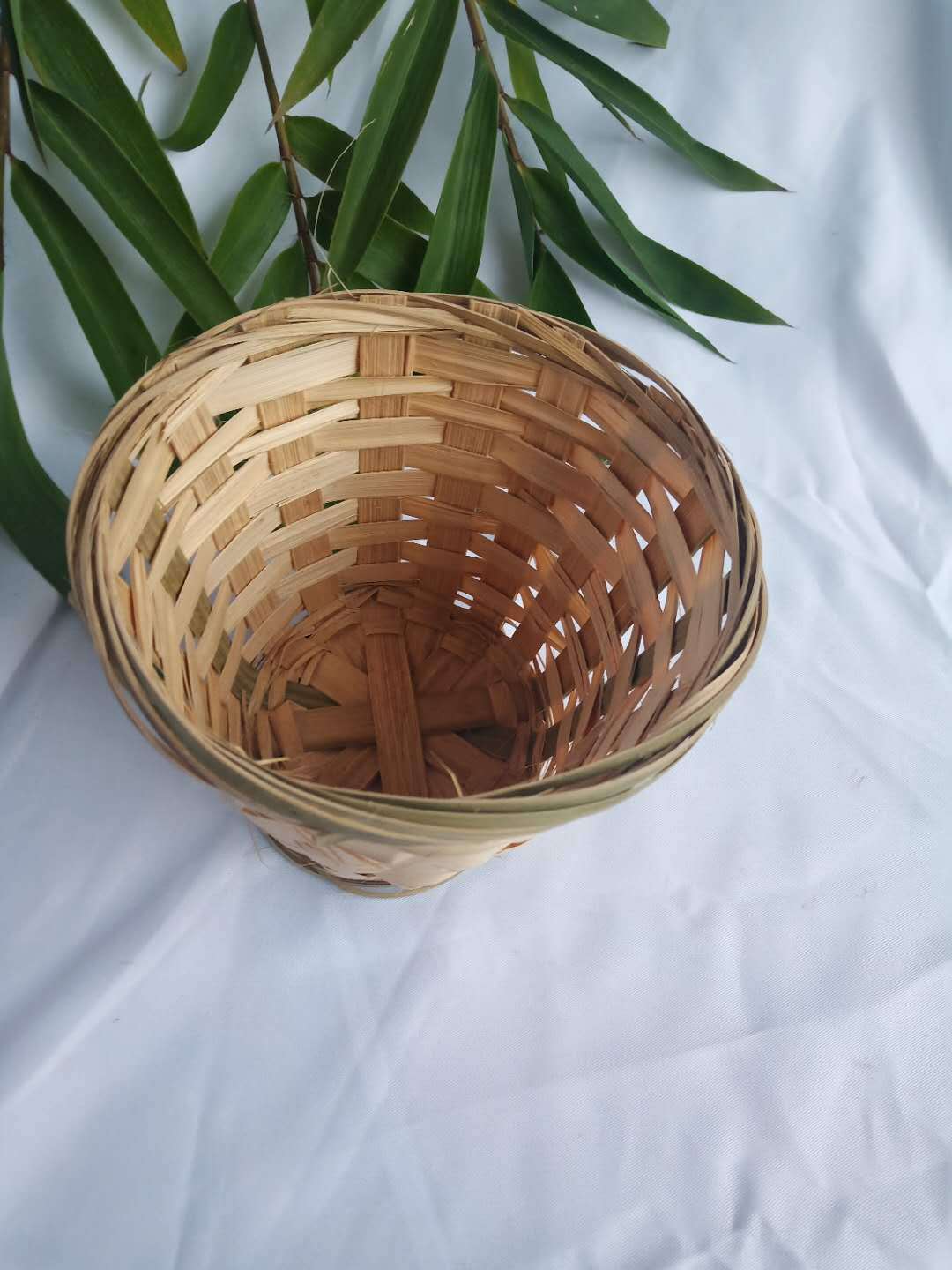 竹白款圆形竹编筐圆形水果篮农产品竹篮收纳零食筐酒店展示用品