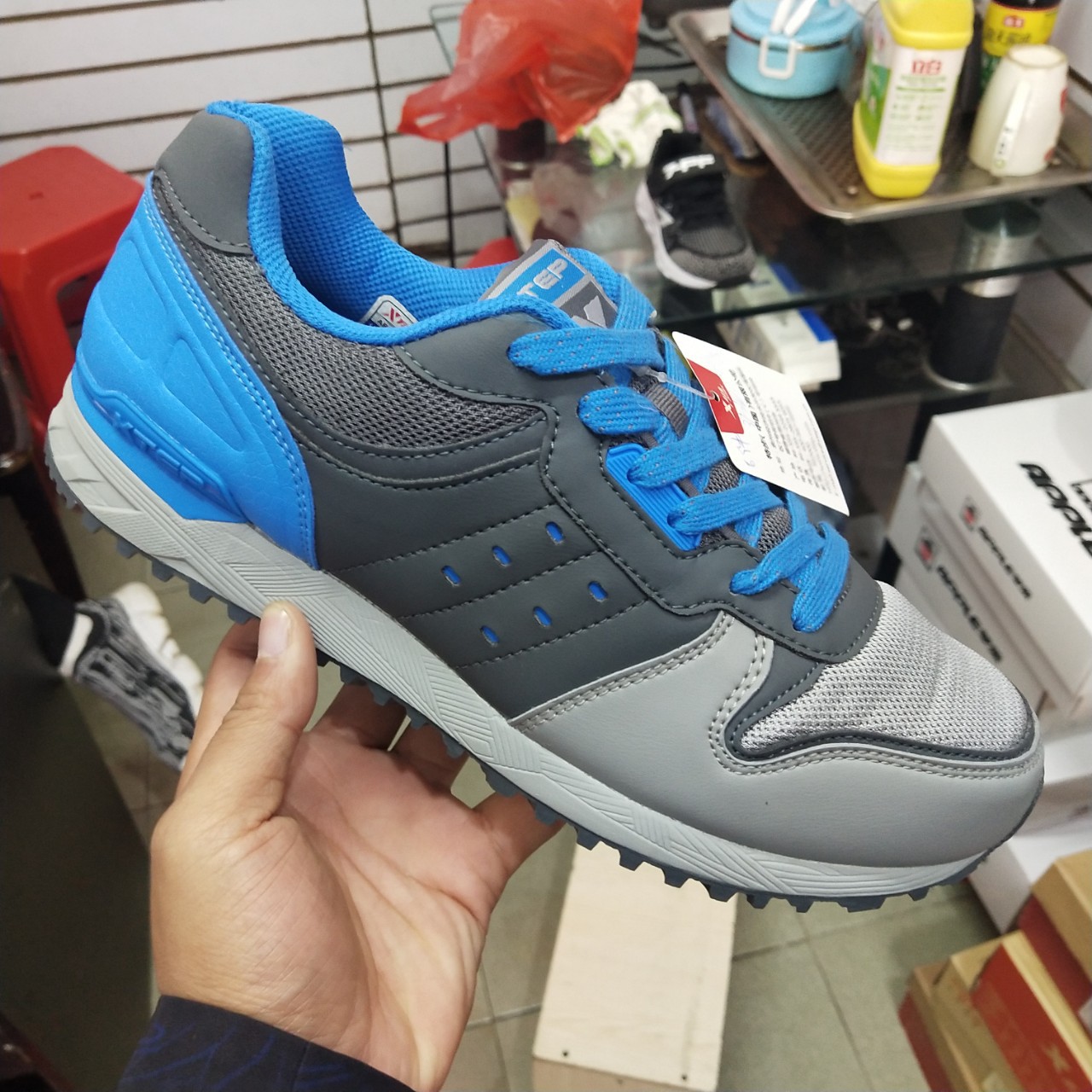 特步男鞋库存尾货清仓运动鞋 品牌处理特价鞋