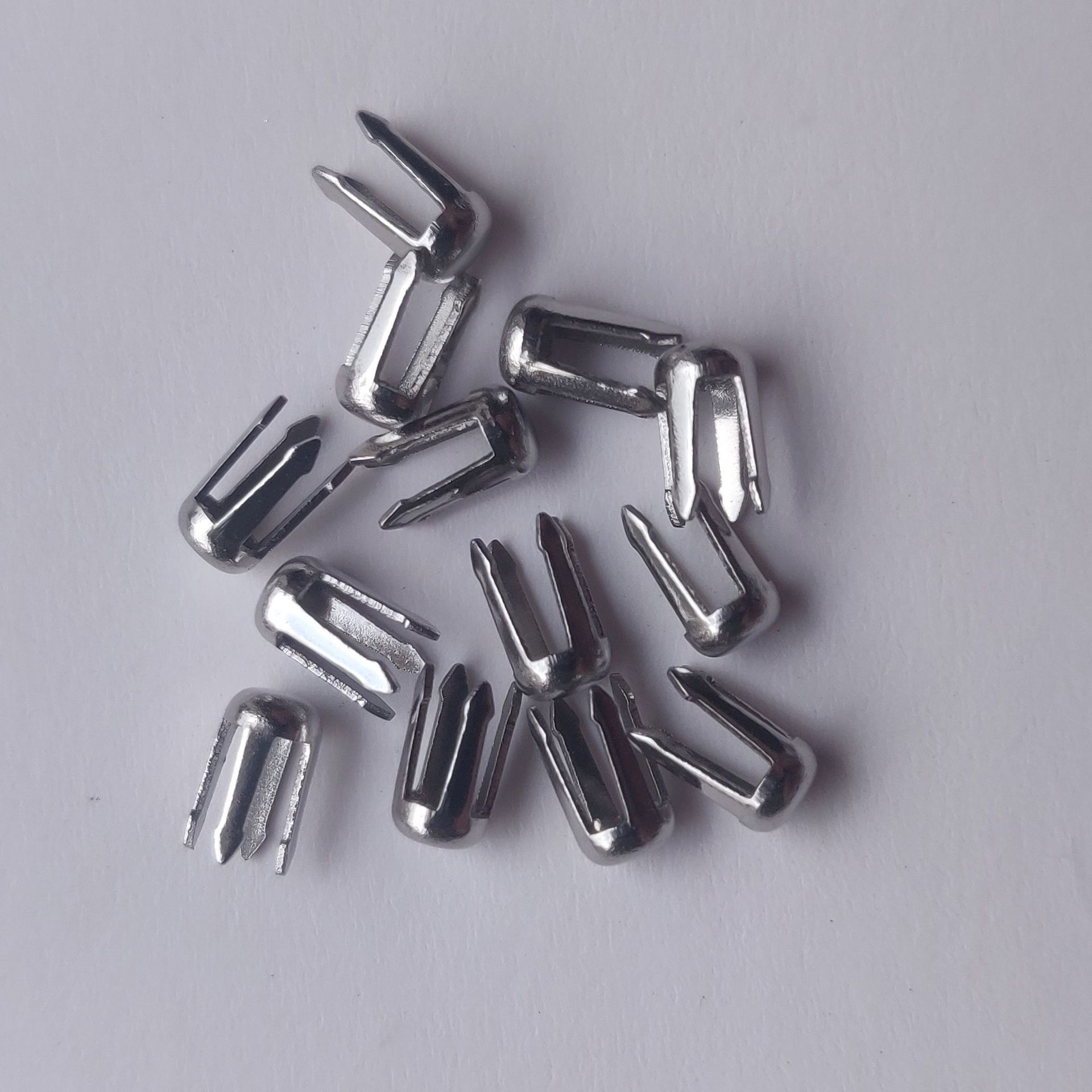 25mm箭头钉倒刺钉无磁不锈钢四爪钉泡珠爪钉自动钉珠机钉子