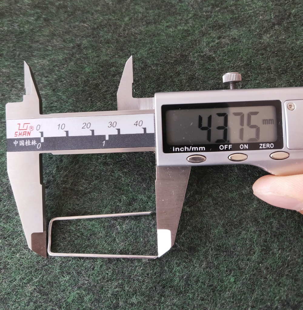 1.3mm丝径镀锌丝14mm x 43mm u型尺寸0.97g一个.