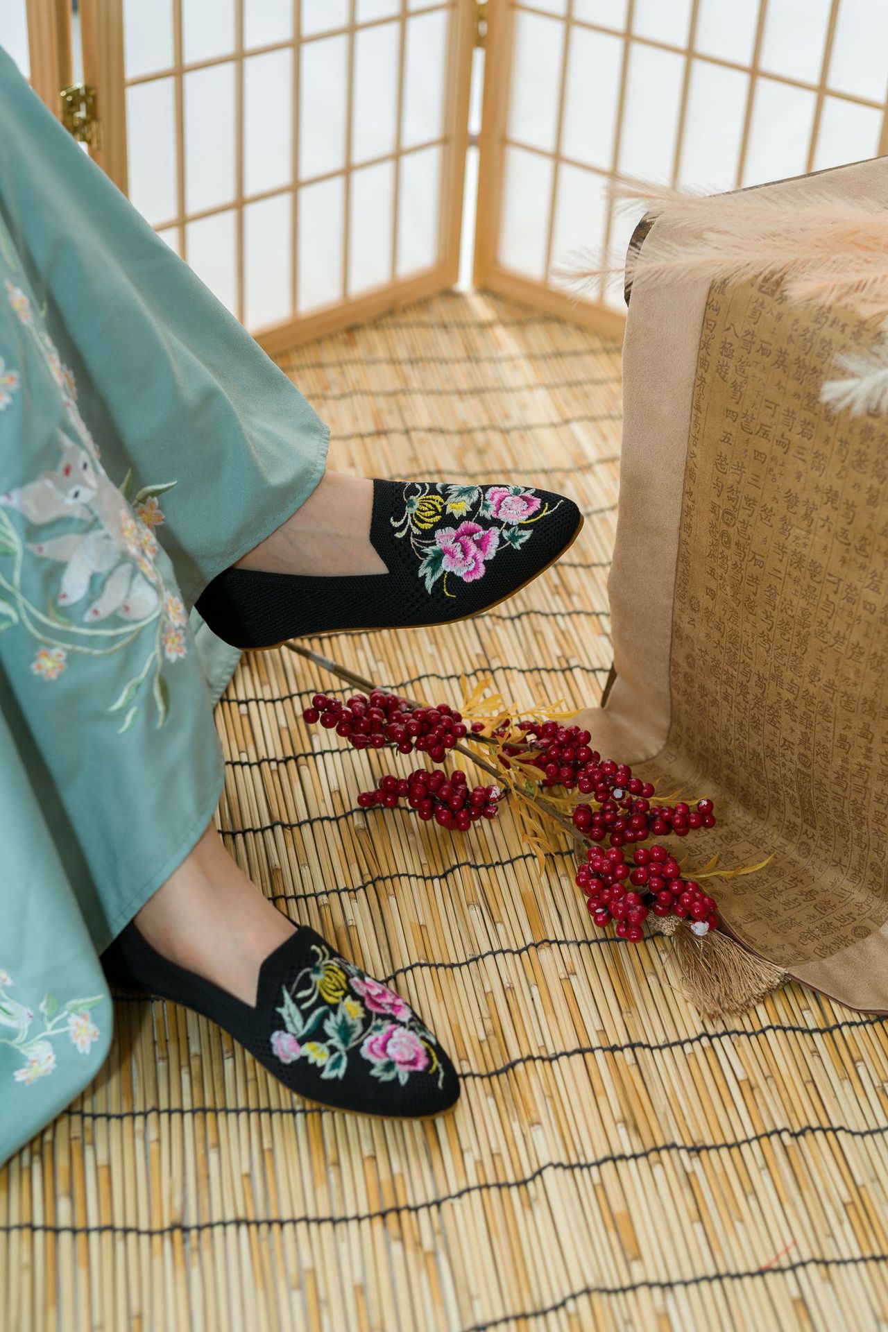 京儿丫秀老北京布鞋女飞织布刺绣尖头时尚绣花鞋民族风内增高女鞋