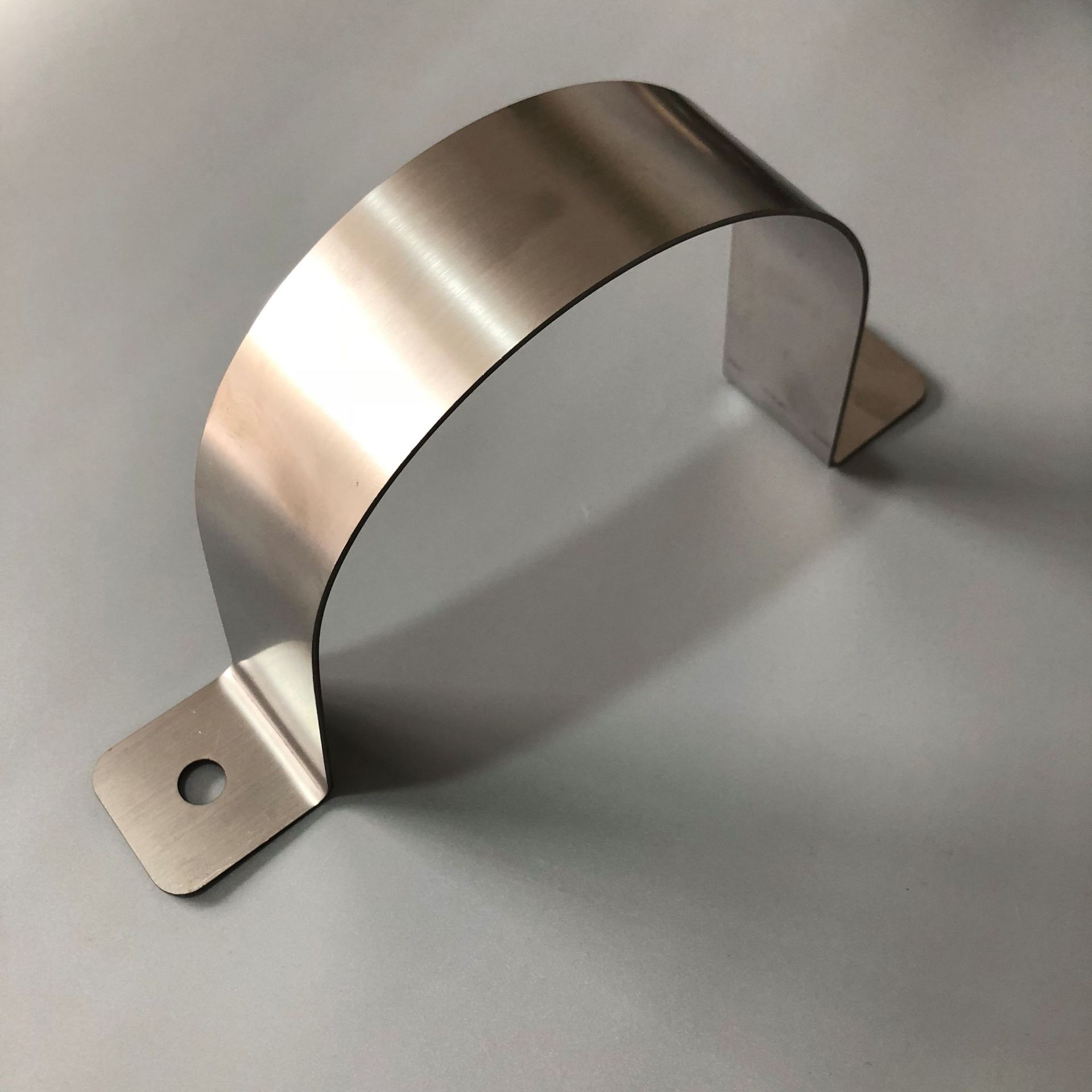 鸿途厂家供应304不锈钢抱箍规格型号1100抱箍双半圆管卡量大价优