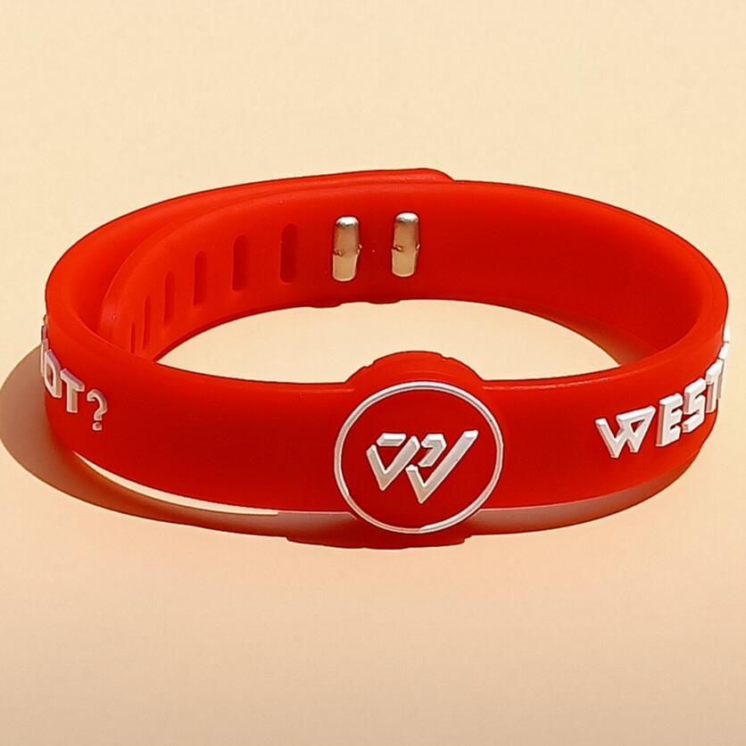 威少 红色色.jpg