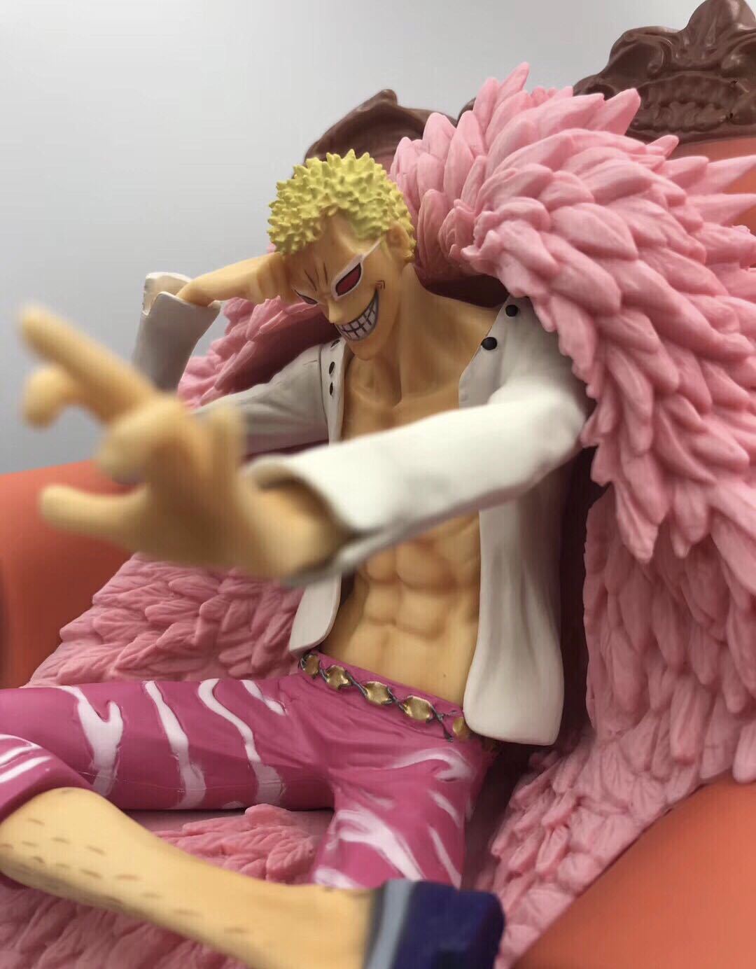 海贼王 gk 雕像 坐姿 小唐 堂吉诃德·多弗朗明哥 盒装 手办 模型