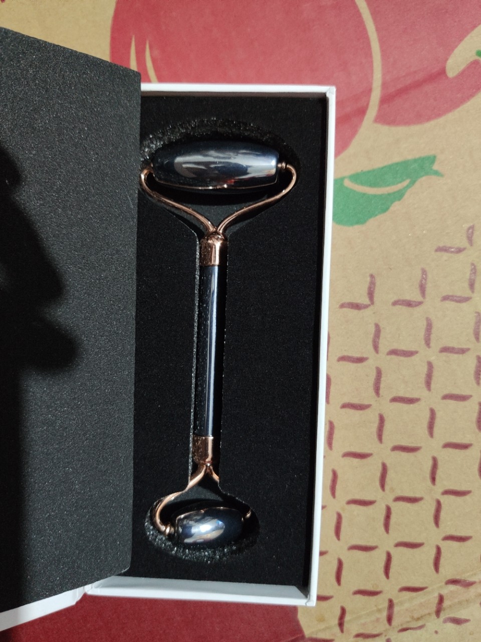 厂家直销天然太赫兹滚轮刮痧按摩棒 钛赫兹美容仪