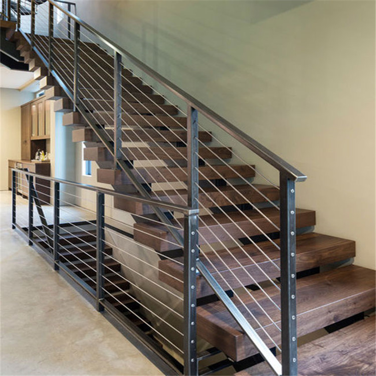 简单钢木材质设计的方通龙骨直梯