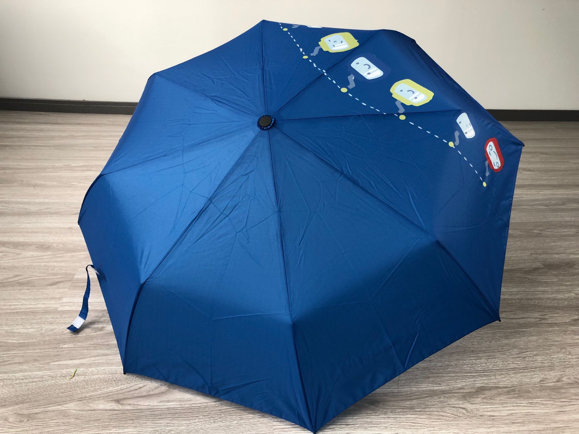 厂家供应广告黑胶碰击布折叠伞礼品伞 银胶广告伞定做