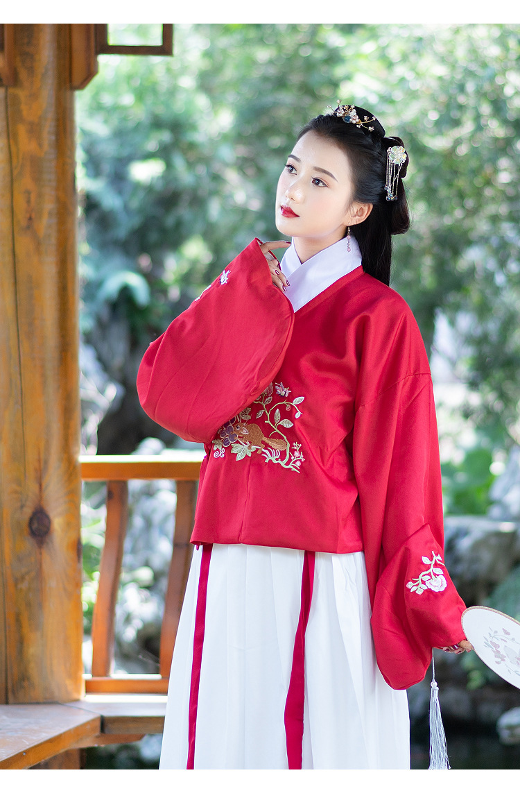 明制汉服女 古典舞蹈服日常绣花上袄红色白裙双层袄裙套装表演服