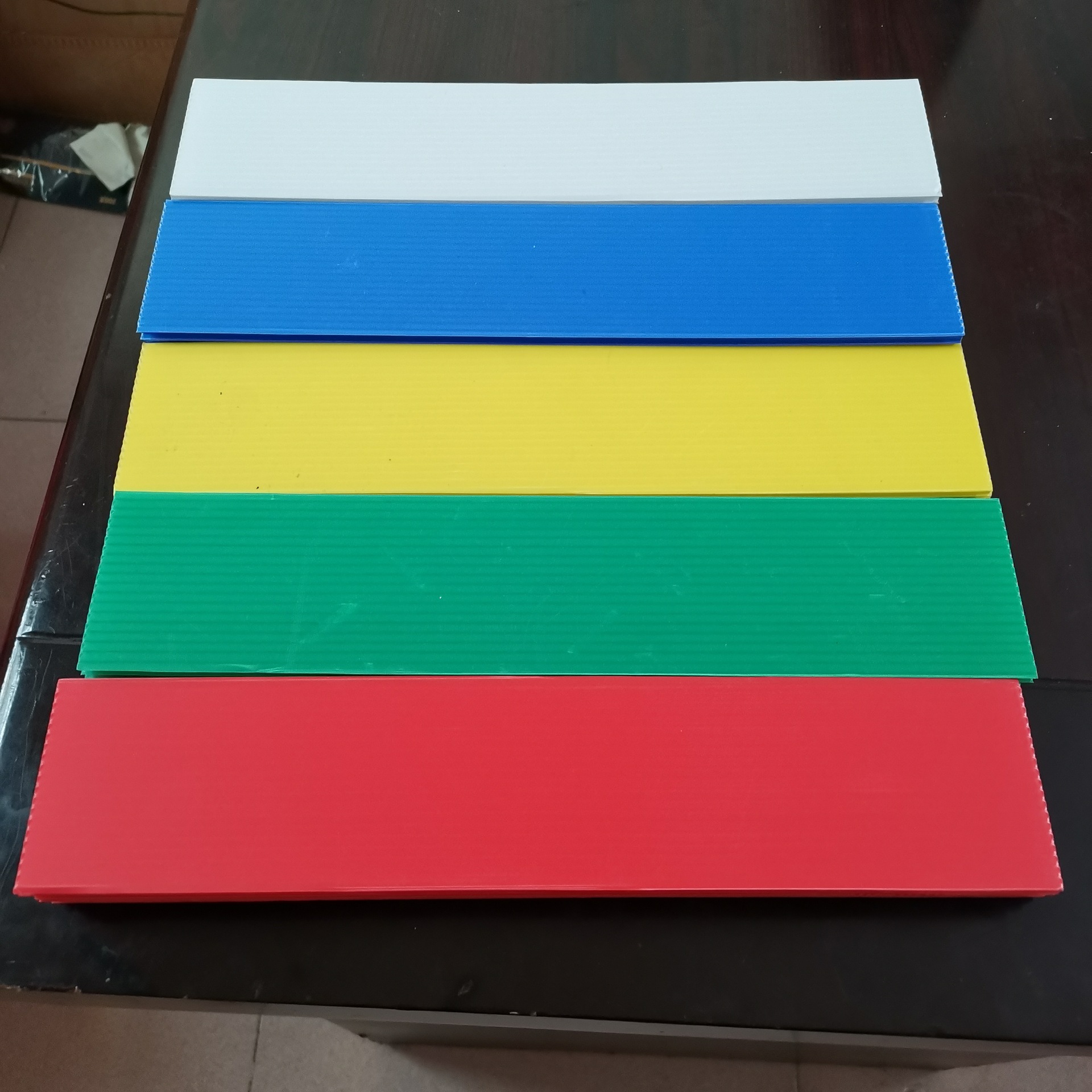 中空板万通板彩色4mm中空板可出口定做两头通周转箱