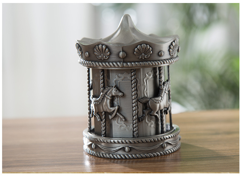欧式童话故事锌合金旋转木马存钱罐旋转马送女孩生日周岁礼物