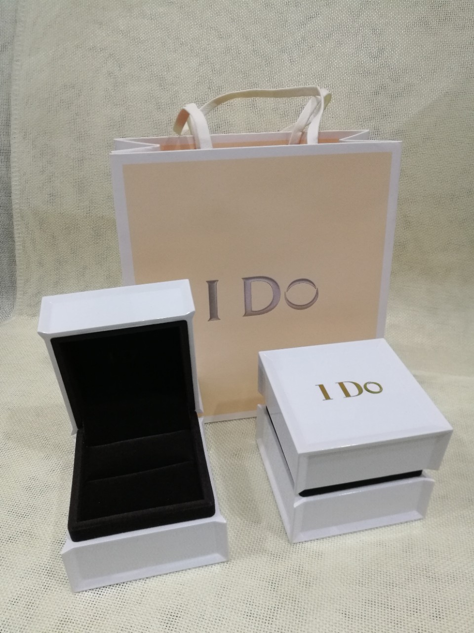 id白色烤漆钻戒盒耳钉盒对戒盒i家do首饰盒定制结婚钻戒盒