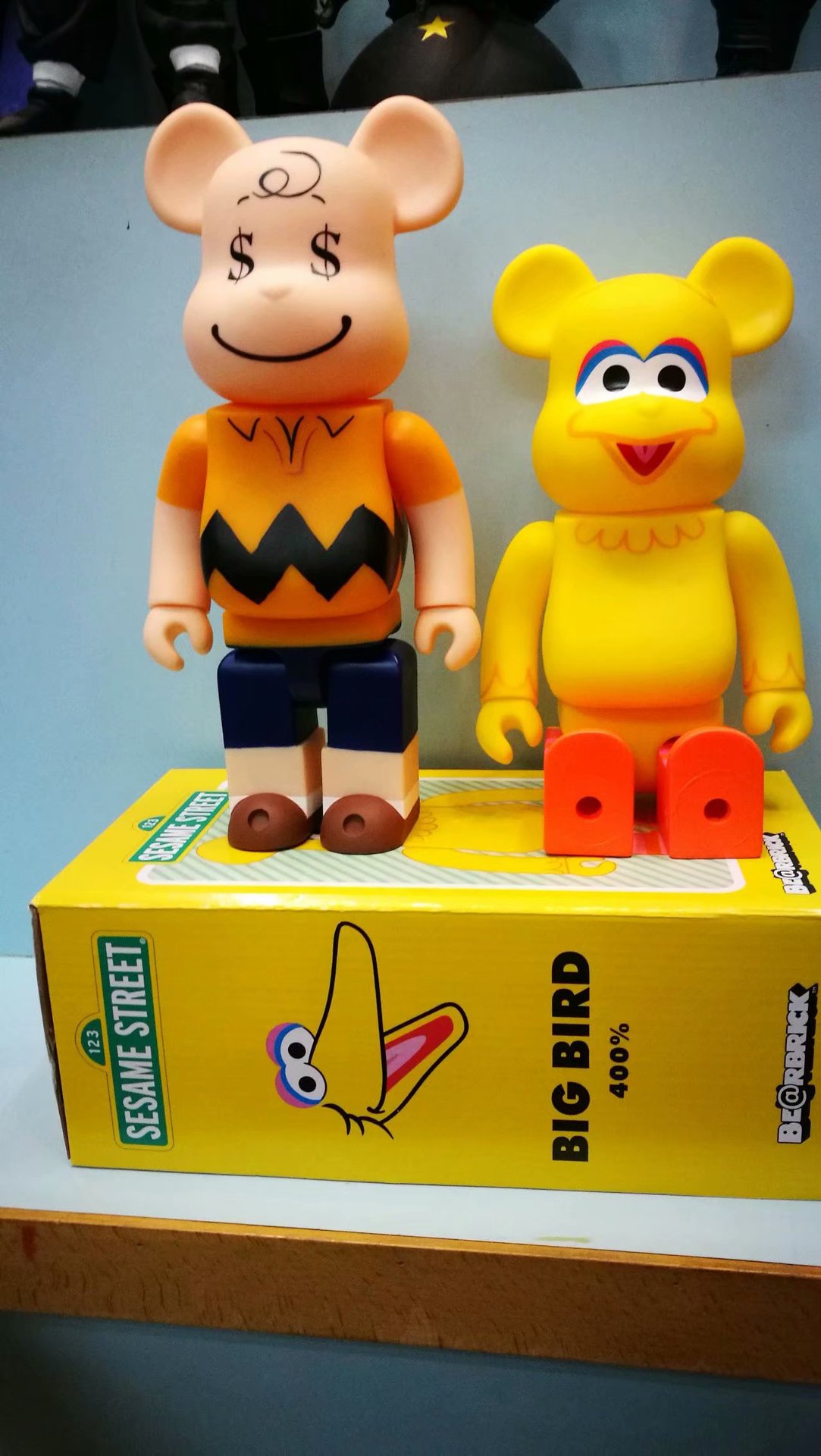 bearbrick客厅摆件400%暴力熊手办积木熊模型黄色大鸟电视柜摆件