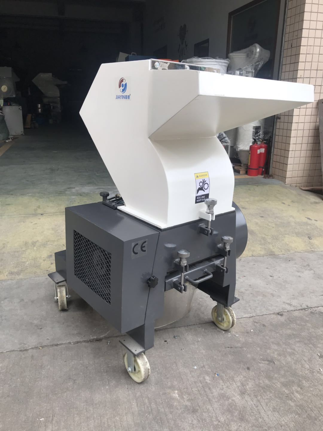 厂家直销400粉碎机强力塑胶粉碎机塑料破碎机pvc塑料破碎机