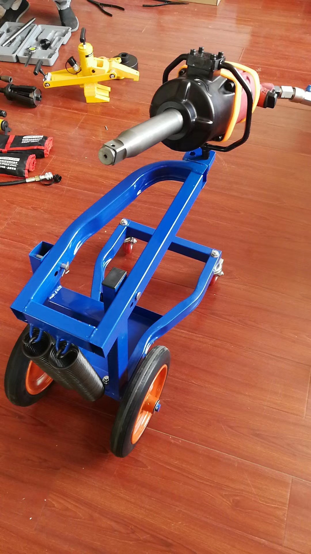 风炮吊架气动扳手省力架移动吊架大轮建议风炮支架