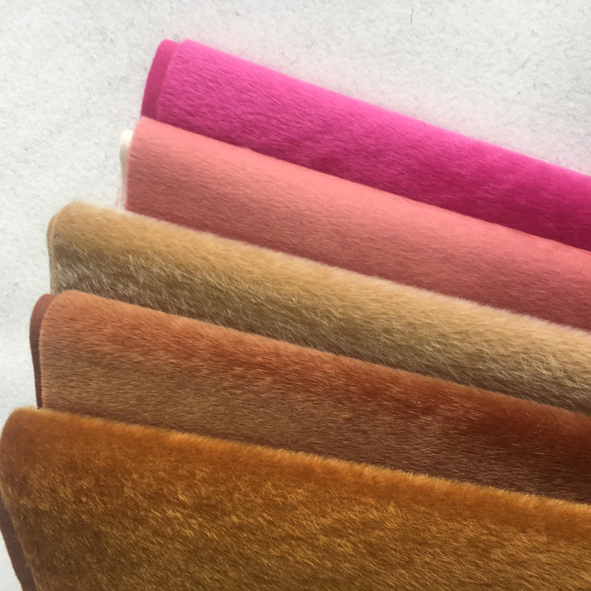 现货供应秋冬素色马毛皮革面料鞋子箱包皮具皮料多色可选可定制