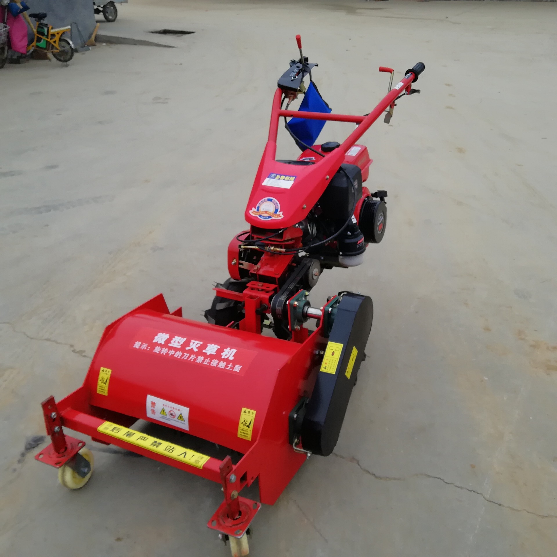 手扶前置果园碎草机碎草还田机多功能灭草机